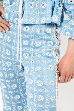 Lattice Lace Embroidery Capri Pants