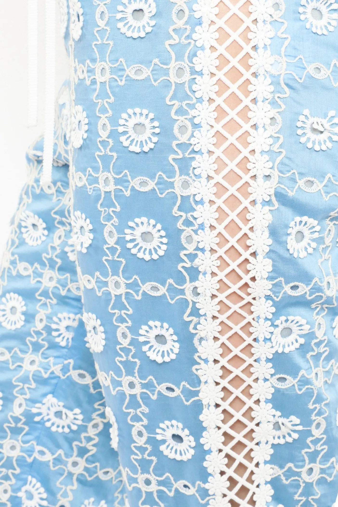 Lattice Lace Embroidery Capri Pants