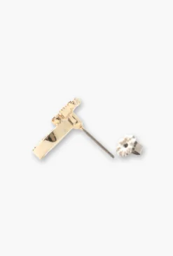 Lucky Horseshoe Stud Earrings - Gold