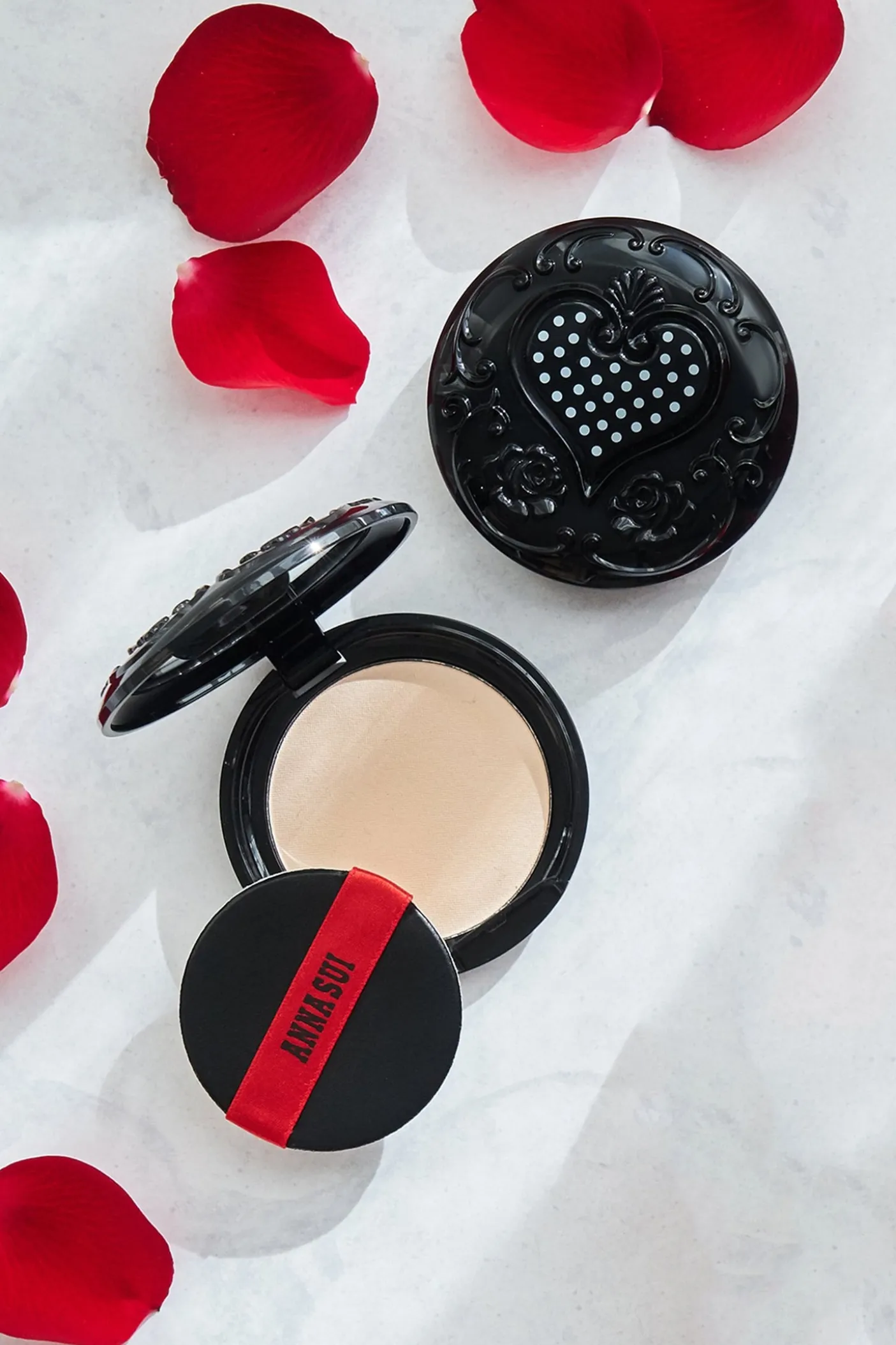 Sui Black Pressed Powder